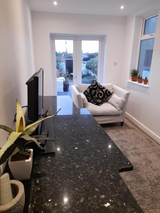 Fabulous Terrace Cottage Blackpool Extérieur photo